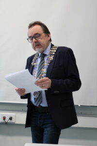 Kuvernööri Ilkka Häkli