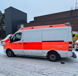 Ambulanssi ulkoapäin