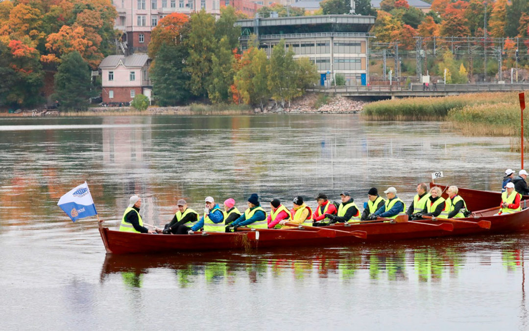 Silakkasoutu tuo kirkkoveneet jälleen Töölönlahdelle – Rotareiden hyväntekeväisyystapahtuma järjestetään nyt 10. kertaa