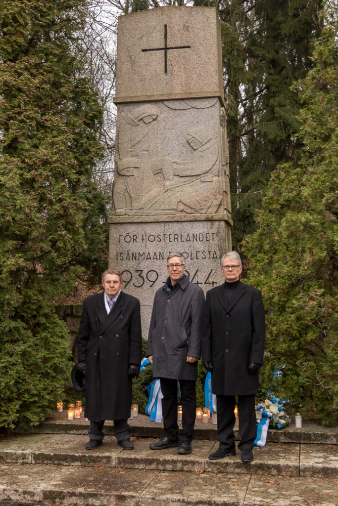 Espoo Tuomiokirkon sotaveteraanien muistomerkki