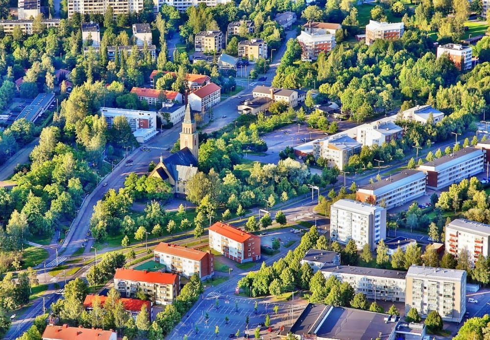 Kuusankoski lounaskokous Avec Koskela-Arkkitehti Hannu Purhon aiheena on "Miten meistä tuli me, eli Kuusankosken kaupunkikeksustan kehitys"